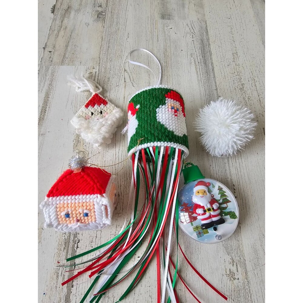 Vintage knit Santa ornament light‎ up set wind chime
